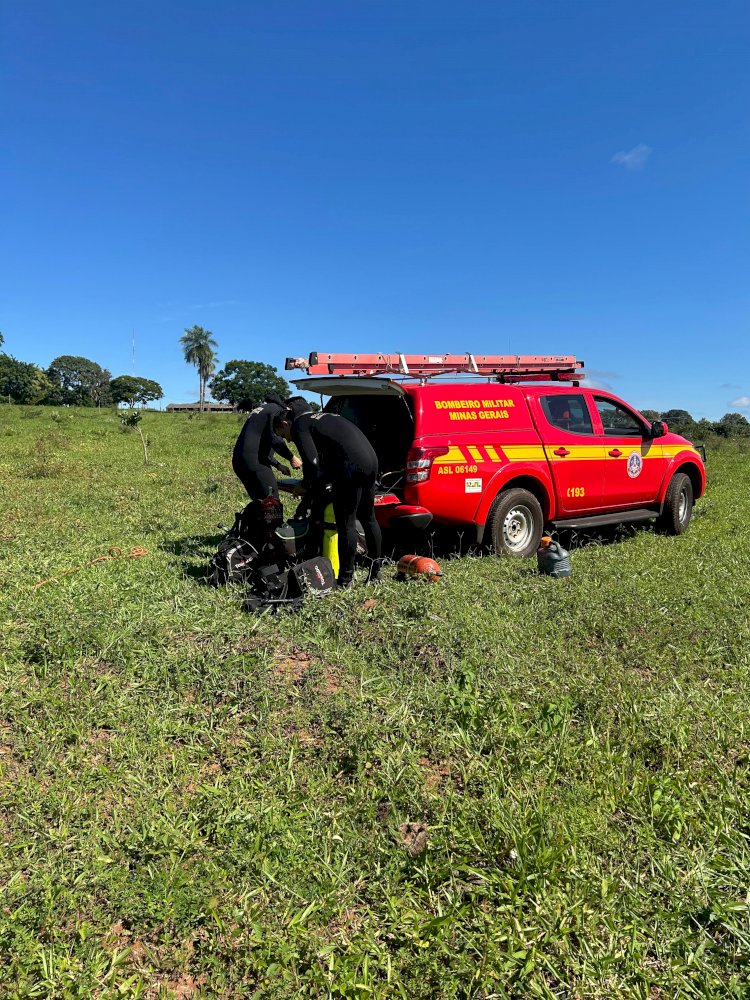 Bombeiros resgatam corpo de adolescente que afogou em represa na cidade de Prata