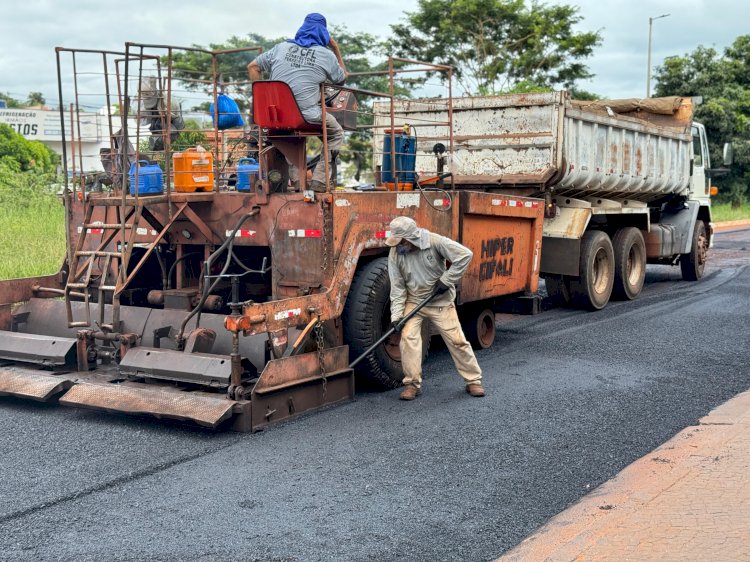 Prefeitura de Ituiutaba realiza ação emergencial de pavimentação na Avenida José João Dib após forte chuva